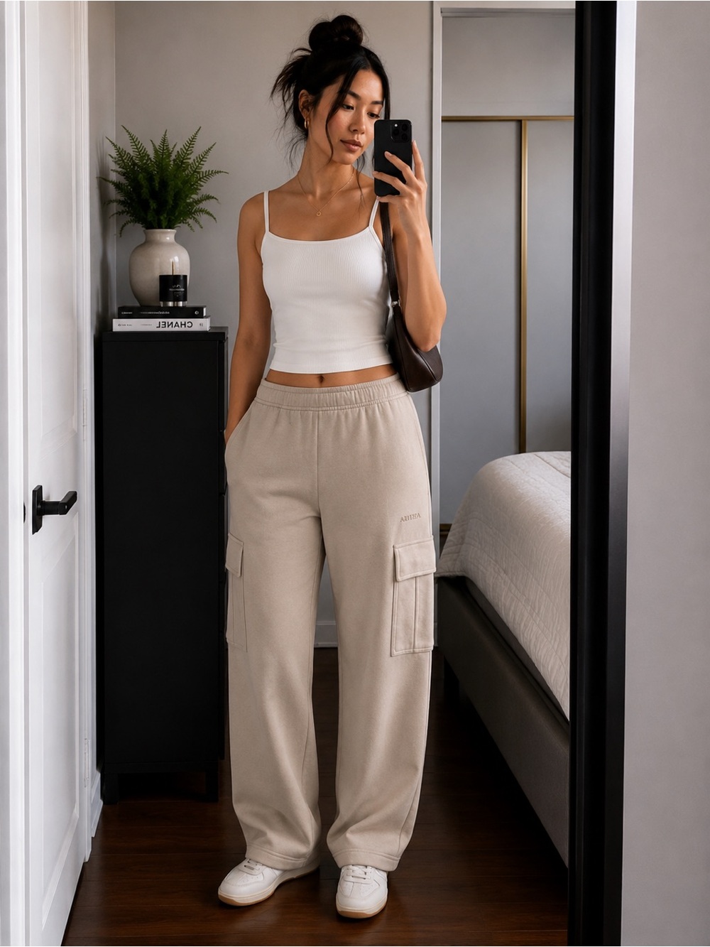 Aritzia TNA Cozy Sweatfleece Mega Cargo Sweatpant in Nomad Taupe